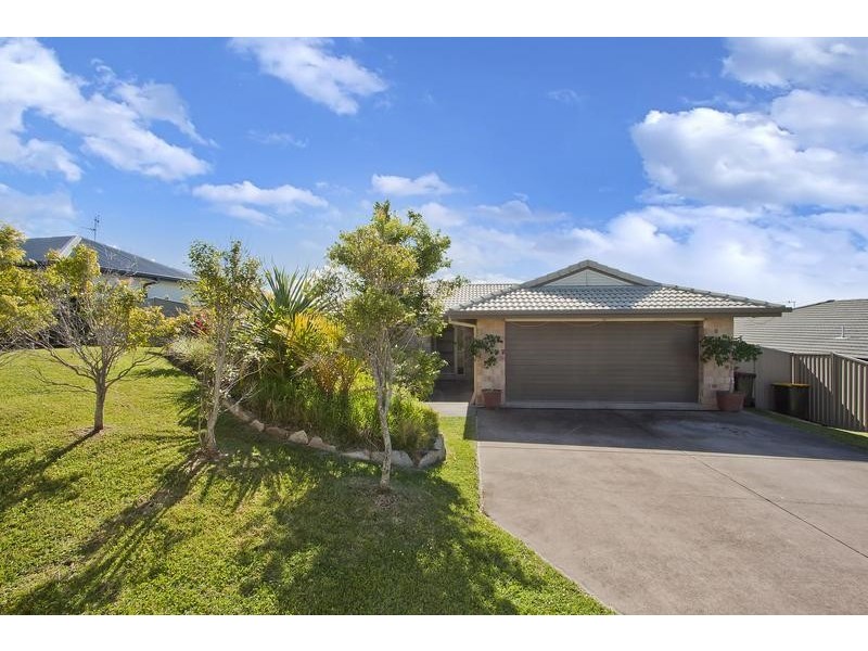 32 Newcastle Drive, Pottsville NSW 2489