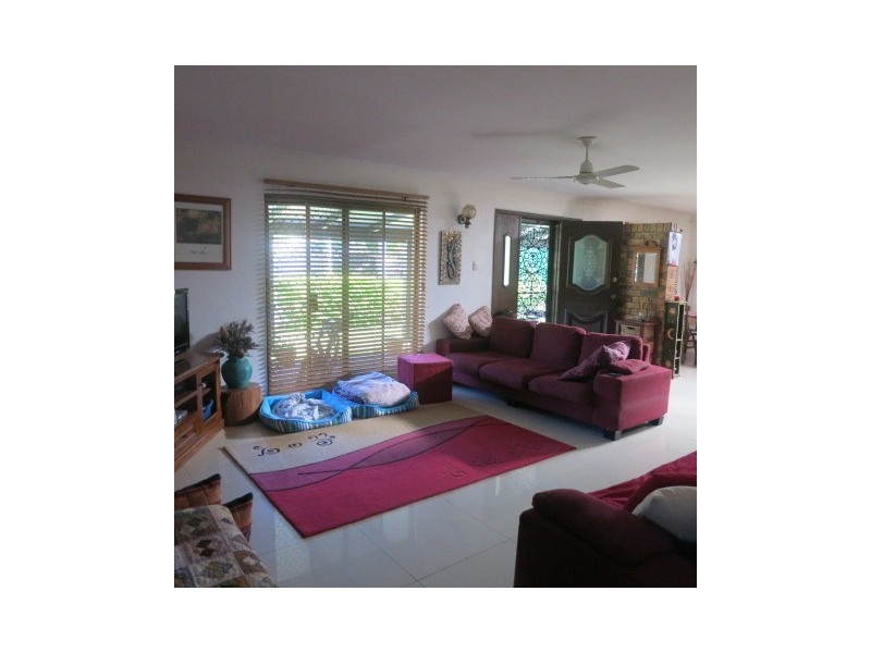 27 TAMARIND AVENUE, Cabarita Beach NSW 2488