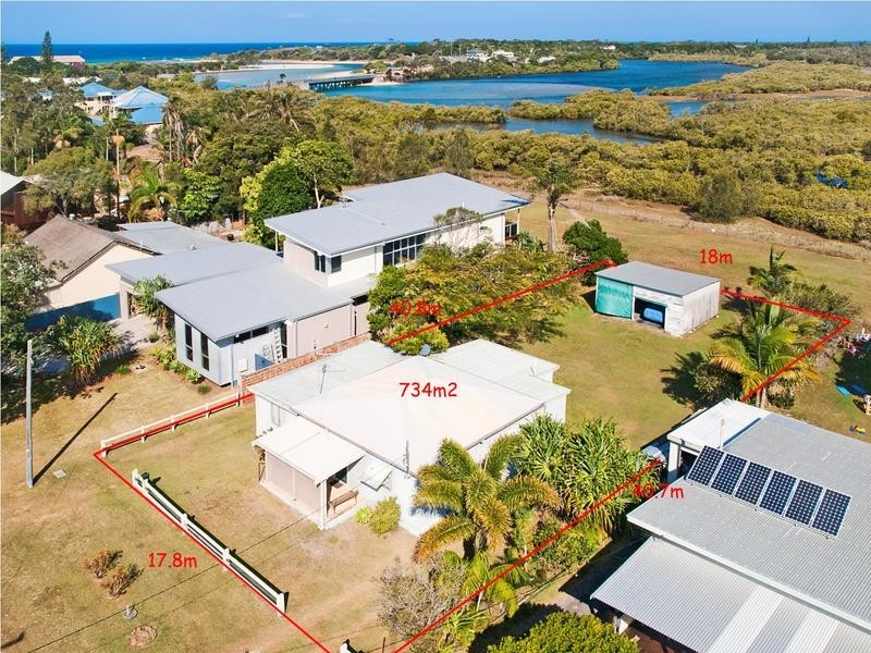 14 Creek Street, Hastings Point NSW 2489
