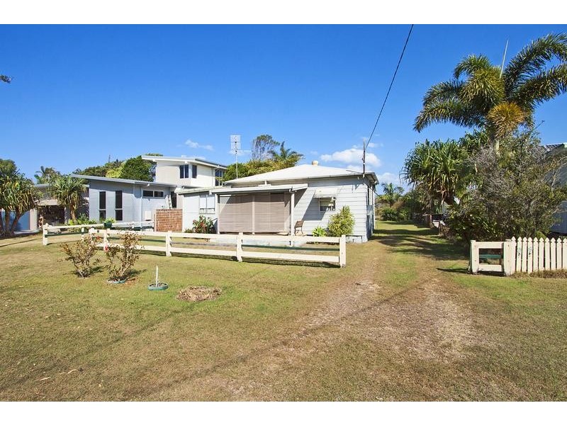 14 Creek Street, Hastings Point NSW 2489
