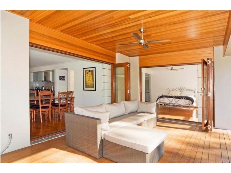 18 Woodfull Crescent, Pottsville NSW 2489