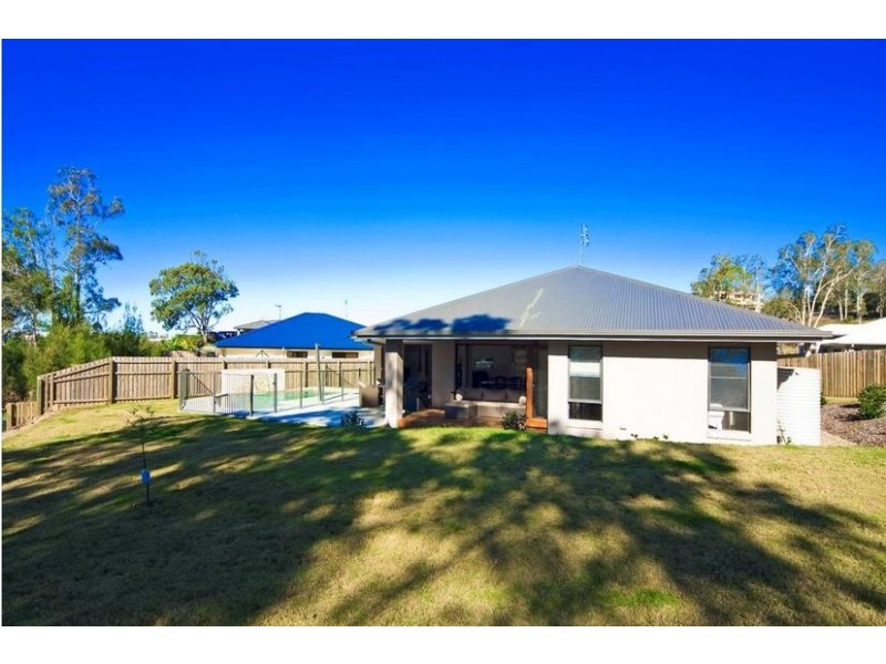 18 Woodfull Crescent, Pottsville NSW 2489