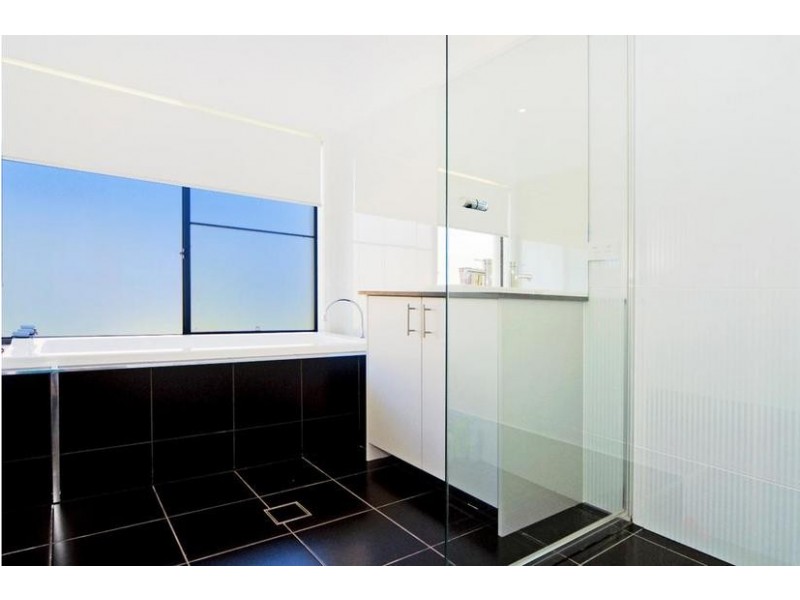 18 Woodfull Crescent, Pottsville NSW 2489