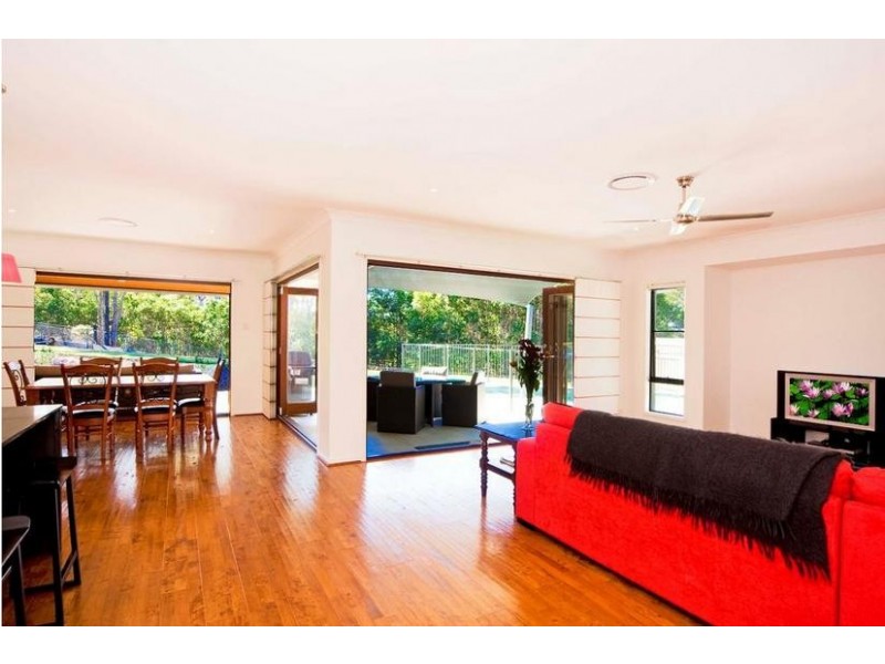 18 Woodfull Crescent, Pottsville NSW 2489