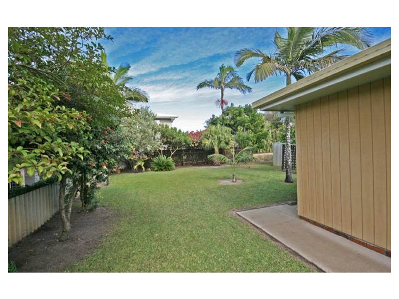 4 Victoria Avenue, Pottsville NSW 2489