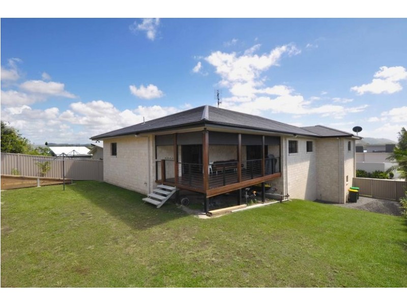 6 Mylestom Circle, Pottsville NSW 2489