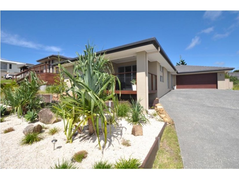 59 Newcastle Drive, Pottsville NSW 2489