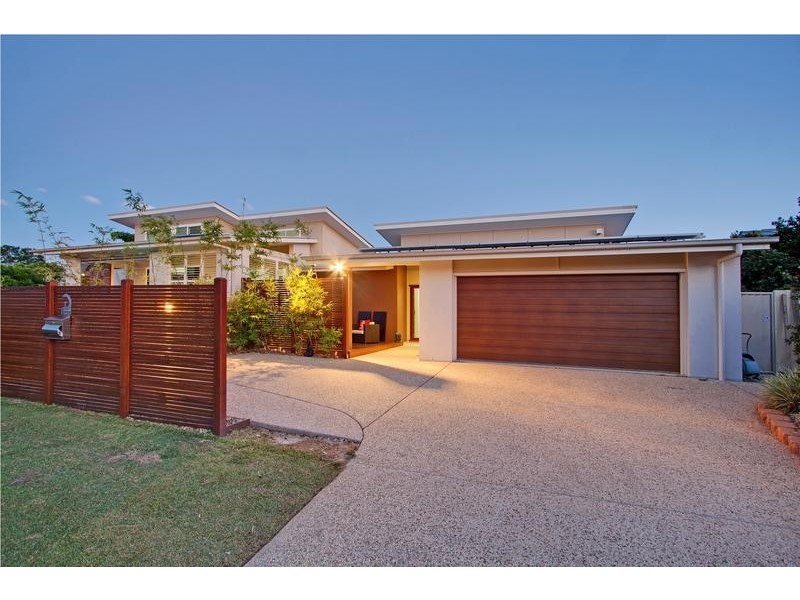 12 Newcastle Drive, Pottsville NSW 2489