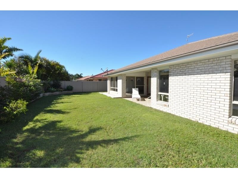 21 Mylestom Circle, Pottsville NSW 2489