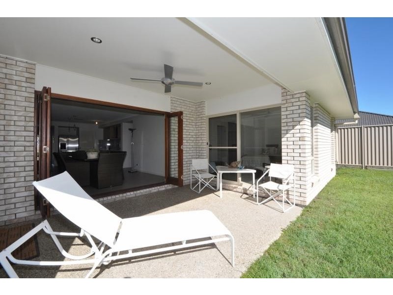 21 Mylestom Circle, Pottsville NSW 2489
