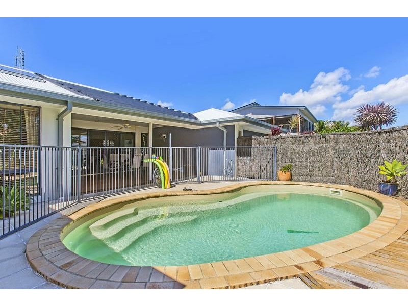 2 Yamba Street, Pottsville NSW 2489