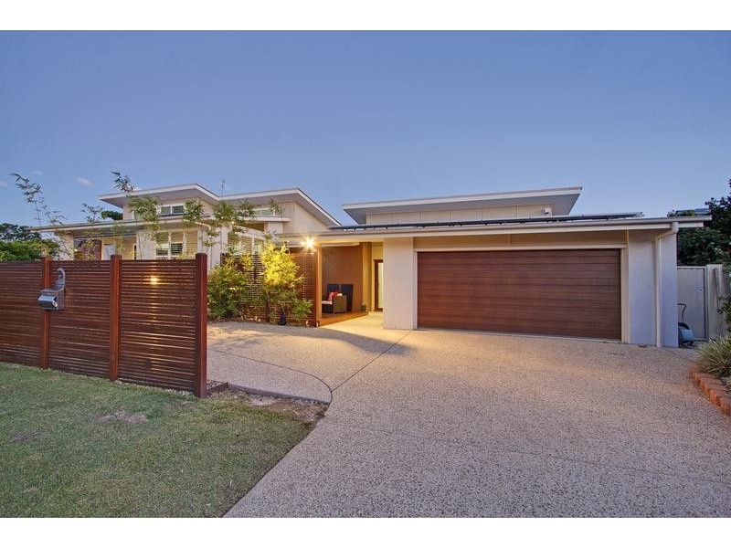 12 Newcastle Drive, Pottsville NSW 2489