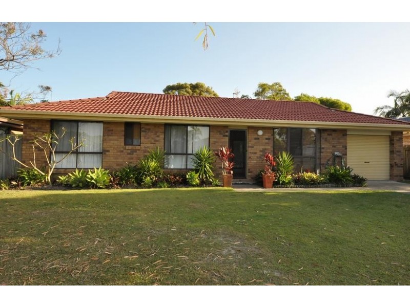 35 McKenzie Avenue, Pottsville NSW 2489