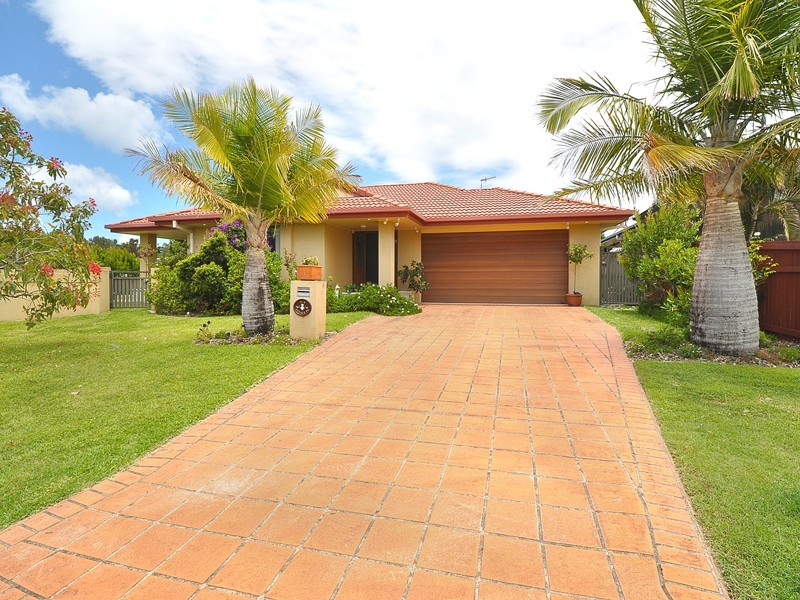 2/1 Benaud Place, Pottsville NSW 2489