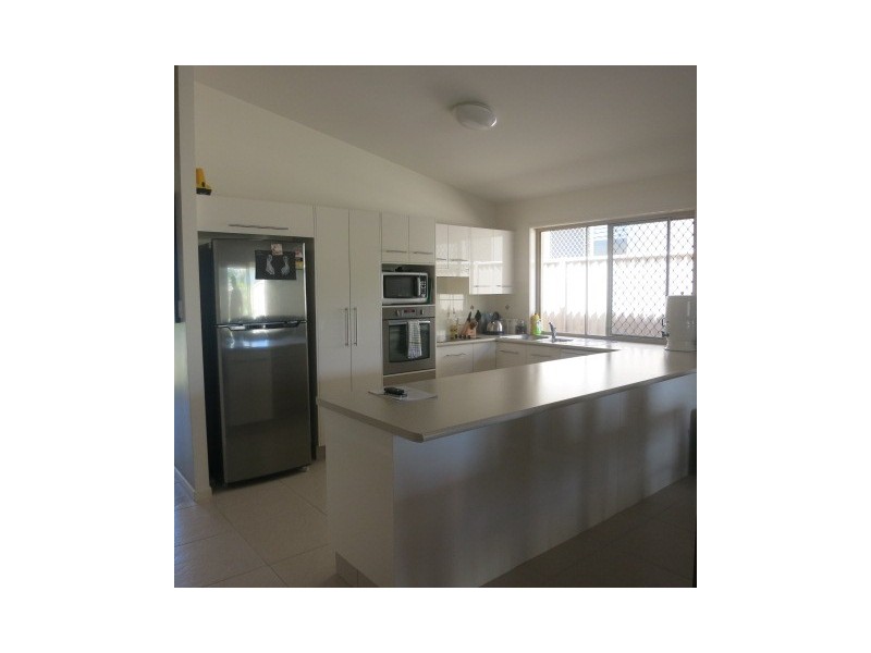 2/74 Newcastle Drive, Pottsville NSW 2489