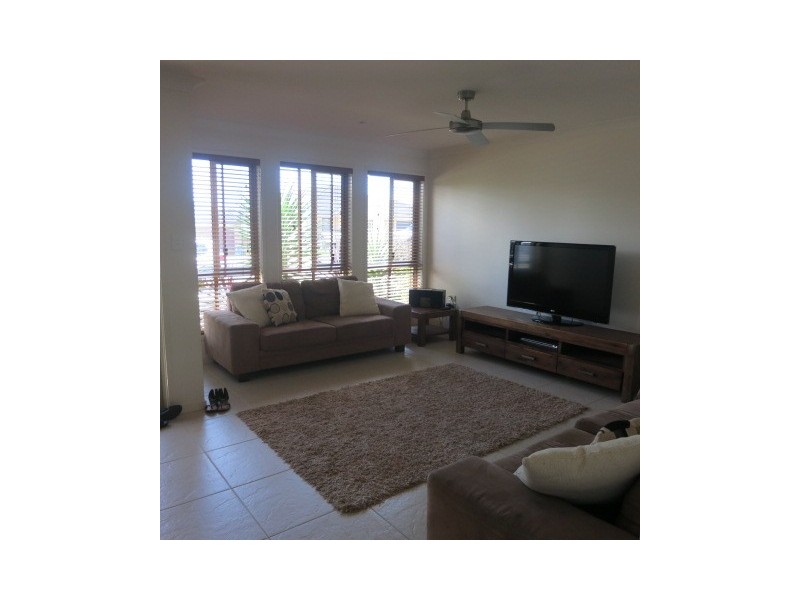 2/74 Newcastle Drive, Pottsville NSW 2489