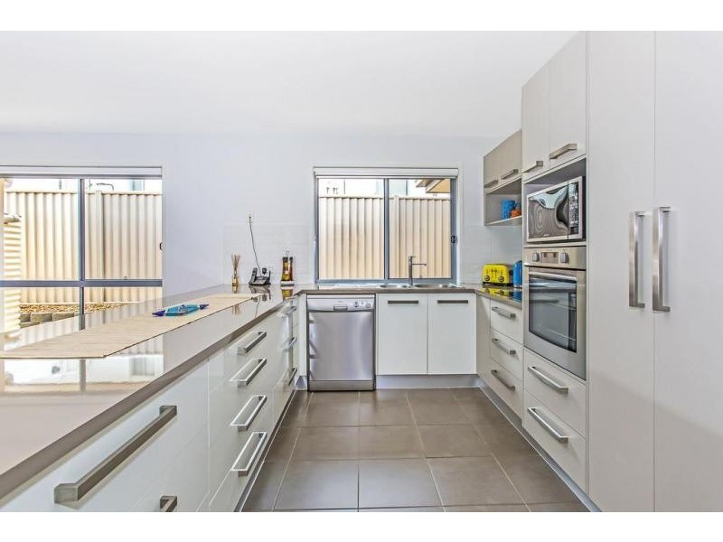 2/50 Newcastle Drive, Pottsville NSW 2489