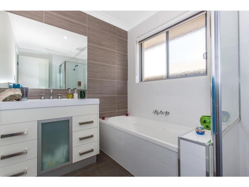 2/50 Newcastle Drive, Pottsville NSW 2489