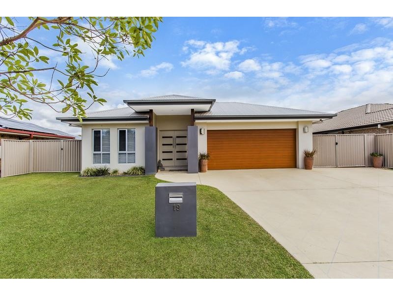 19 Suffolk Parade, Pottsville NSW 2489