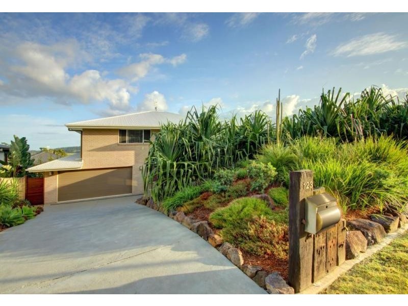 123 Newcastle Drive, Pottsville NSW 2489