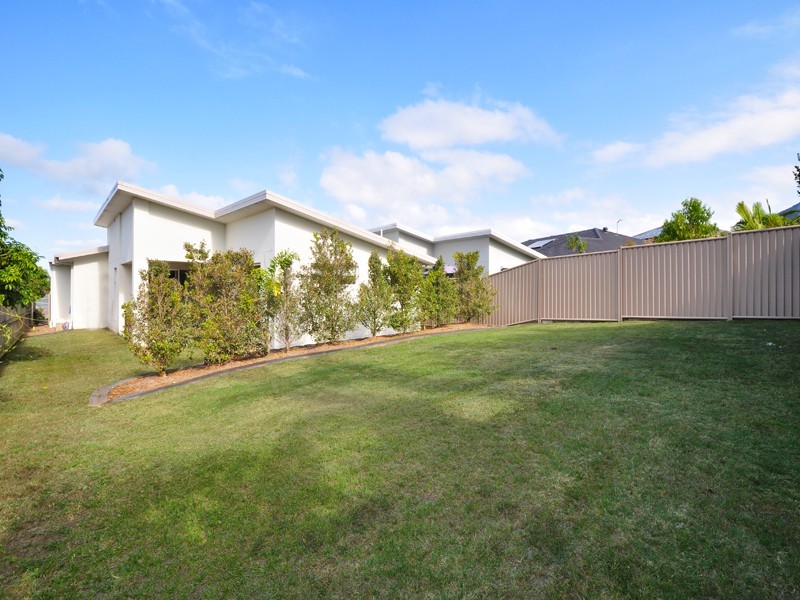 2/12 Lennox Circuit, Pottsville NSW 2489