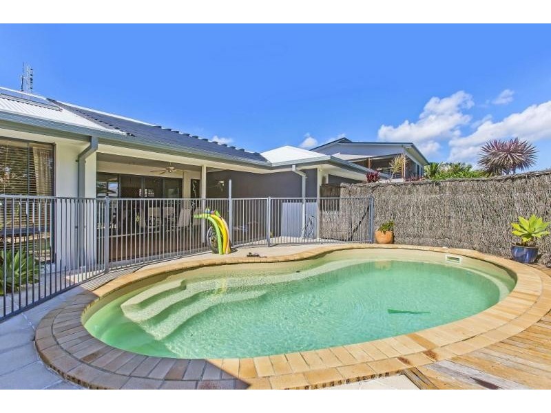 2 Yamba Street, Pottsville NSW 2489