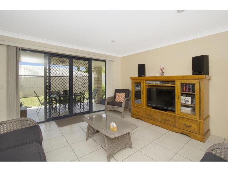 24 Mylestom Circle, Pottsville NSW 2489