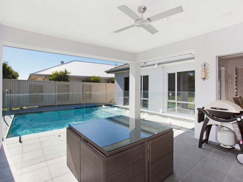 16 Newcastle Drive, Pottsville NSW 2489