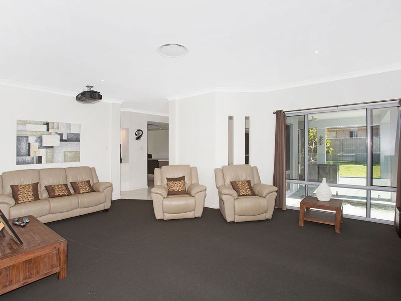 16 Newcastle Drive, Pottsville NSW 2489