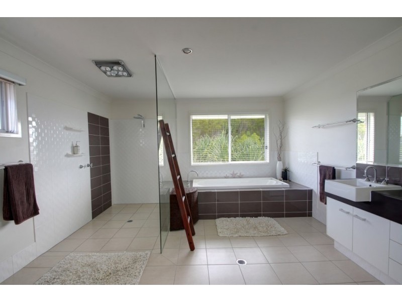 123 Newcastle Drive, Pottsville NSW 2489
