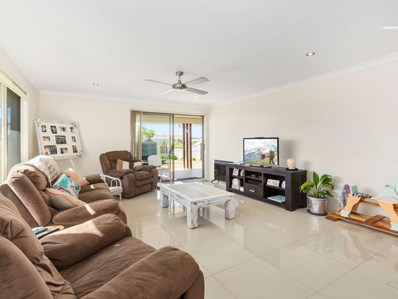 7 Hassett Drive, Pottsville NSW 2489