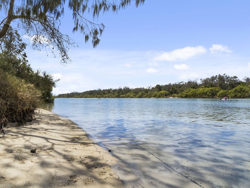 43 Andrew Avenue, Pottsville NSW 2489