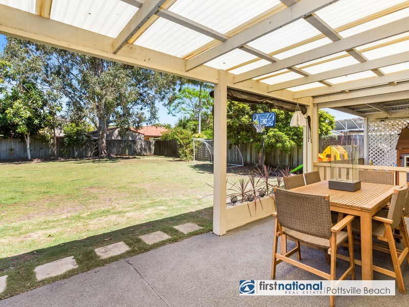 22 Edward Ave, Pottsville NSW 2489