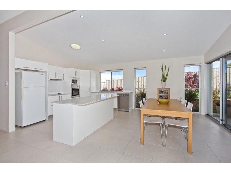 49 Newcastle Drive, Pottsville NSW 2489