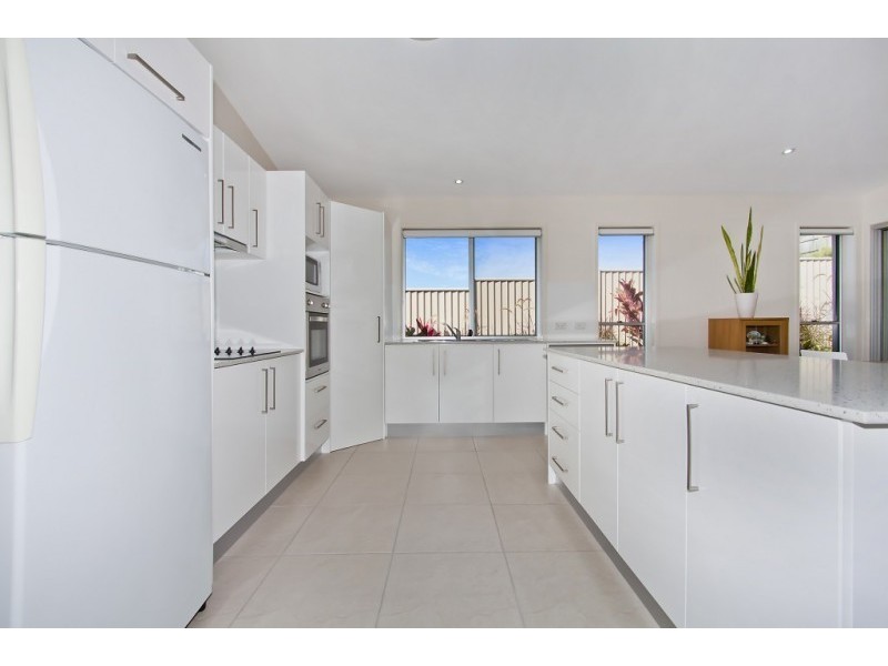 49 Newcastle Drive, Pottsville NSW 2489