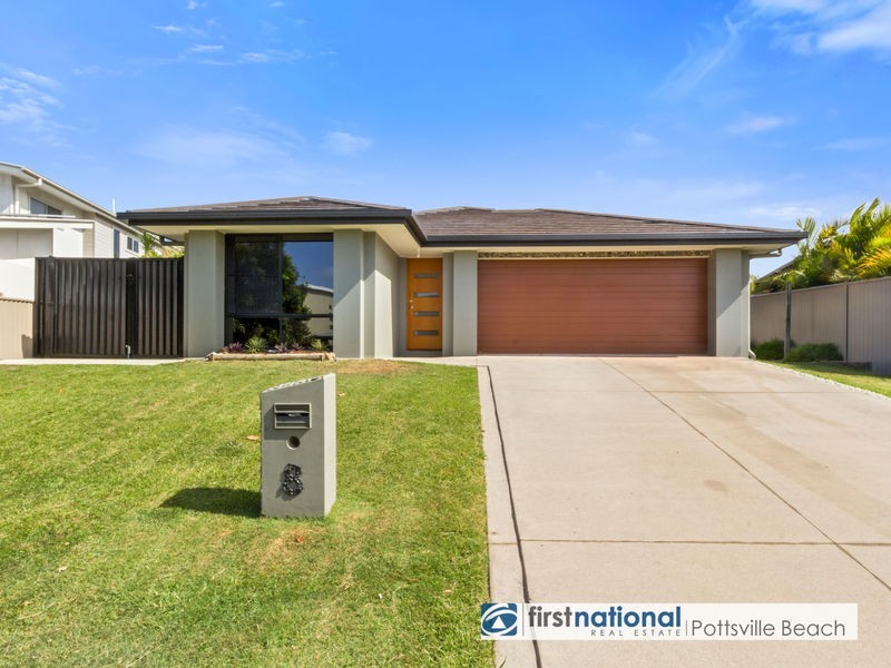 8 Newcastle Drive, Pottsville NSW 2489