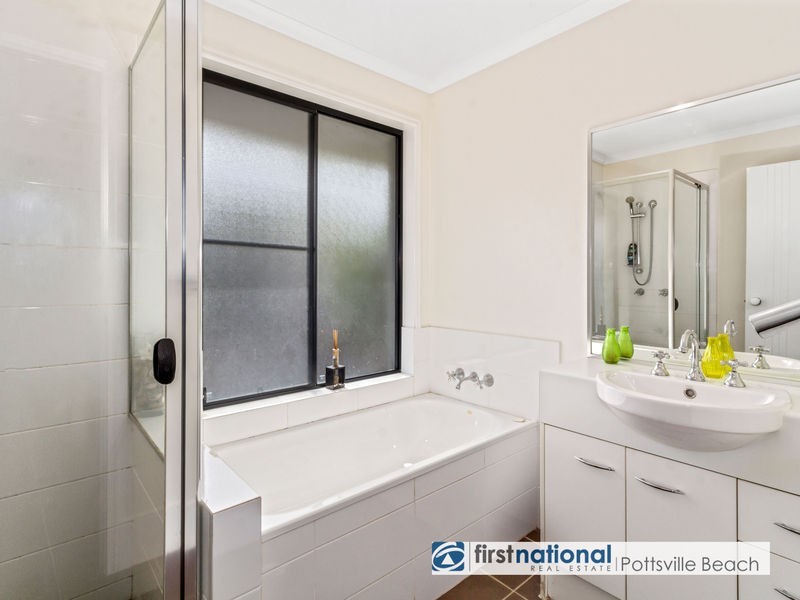 8 Newcastle Drive, Pottsville NSW 2489