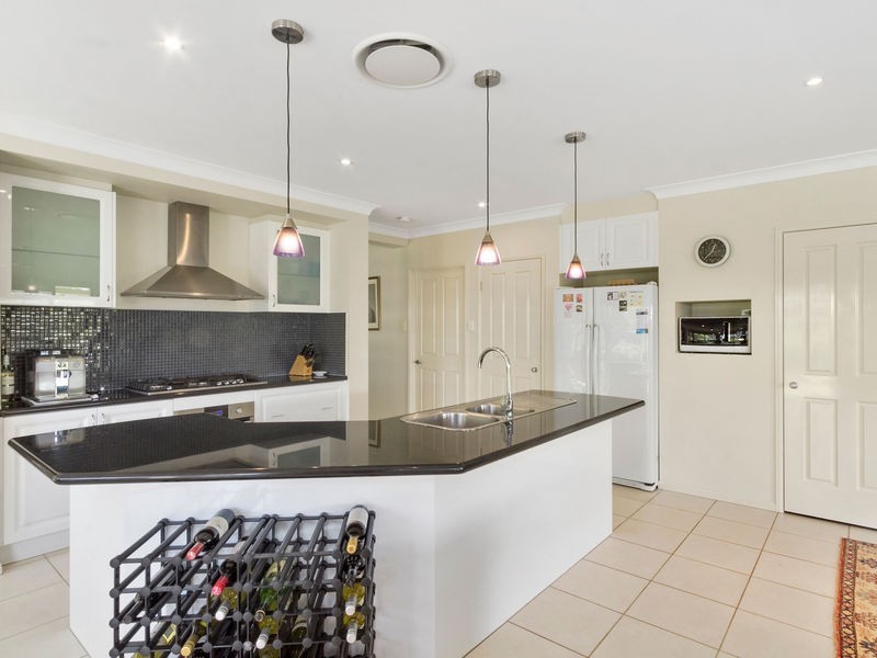 27 Suffolk Parade, Pottsville NSW 2489