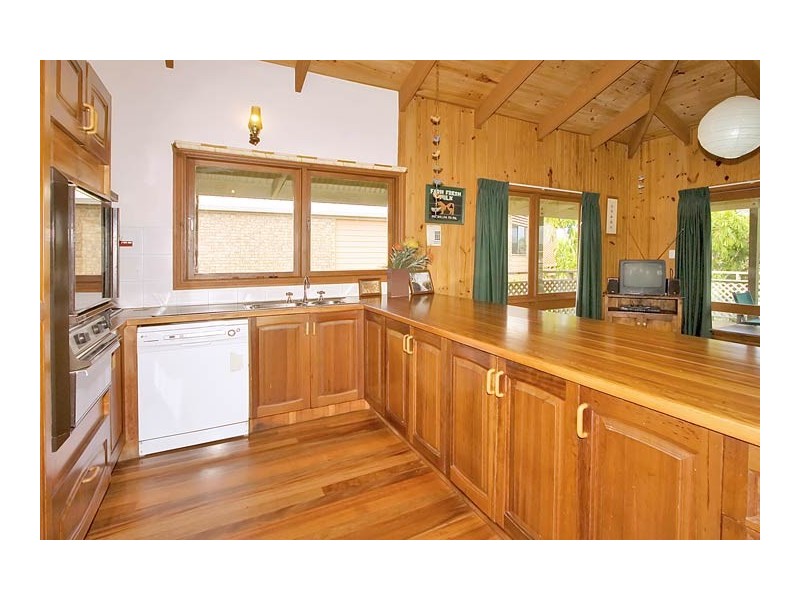 5 Surfside Crescent, Pottsville NSW 2489