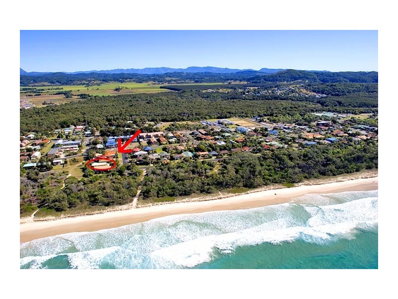 5 Surfside Crescent, Pottsville NSW 2489