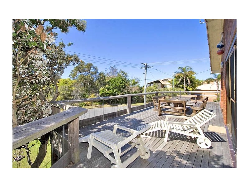 6 Surfside Crescent, Pottsville NSW 2489