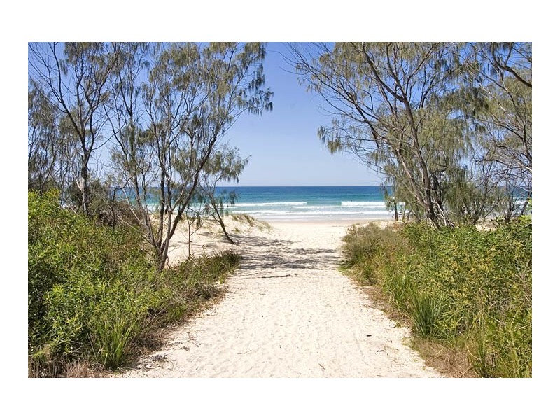 6 Surfside Crescent, Pottsville NSW 2489