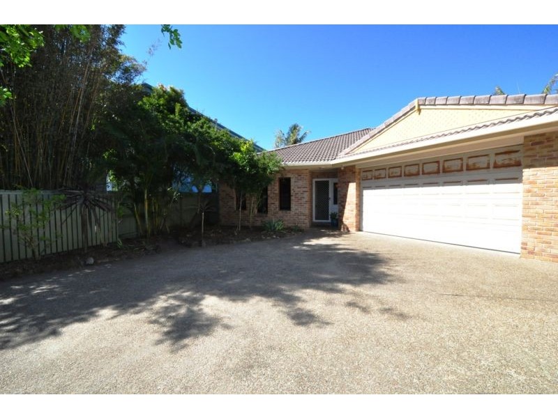 8 Monash Place, Pottsville NSW 2489