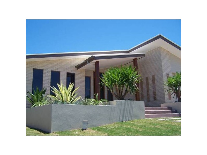 5 Woodfull Cres, Pottsville NSW 2489