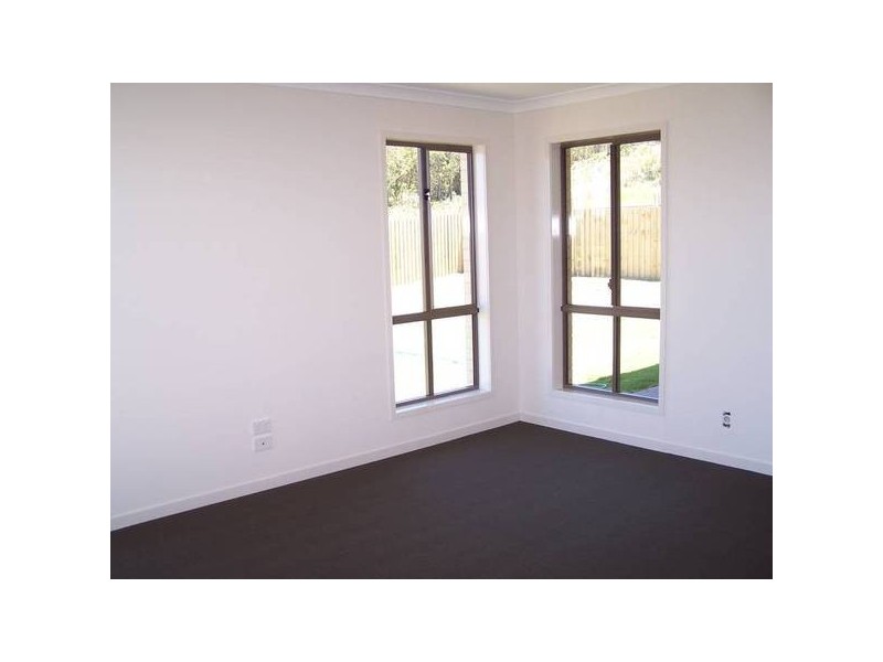 5 Woodfull Cres, Pottsville NSW 2489