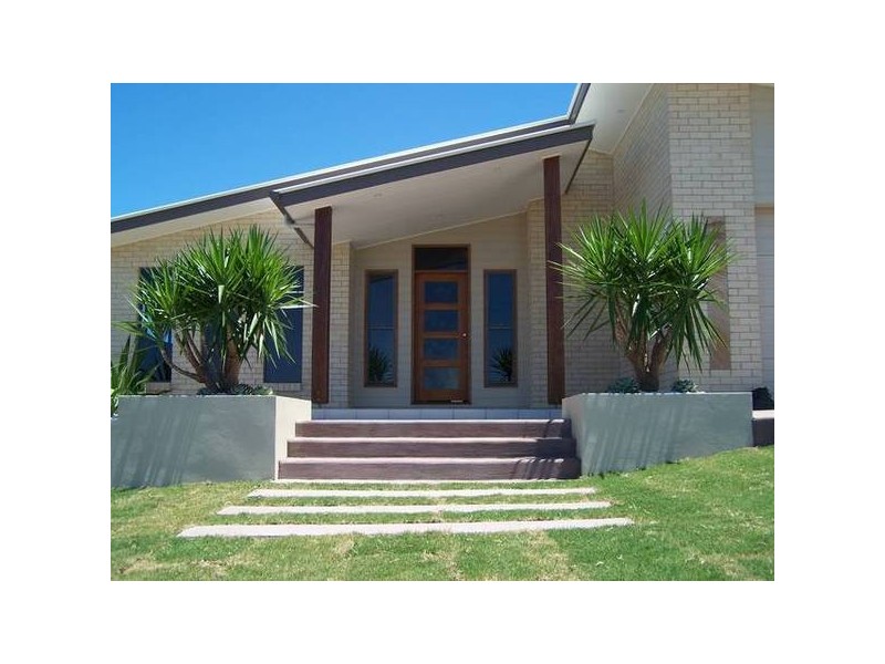 5 Woodfull Cres, Pottsville NSW 2489