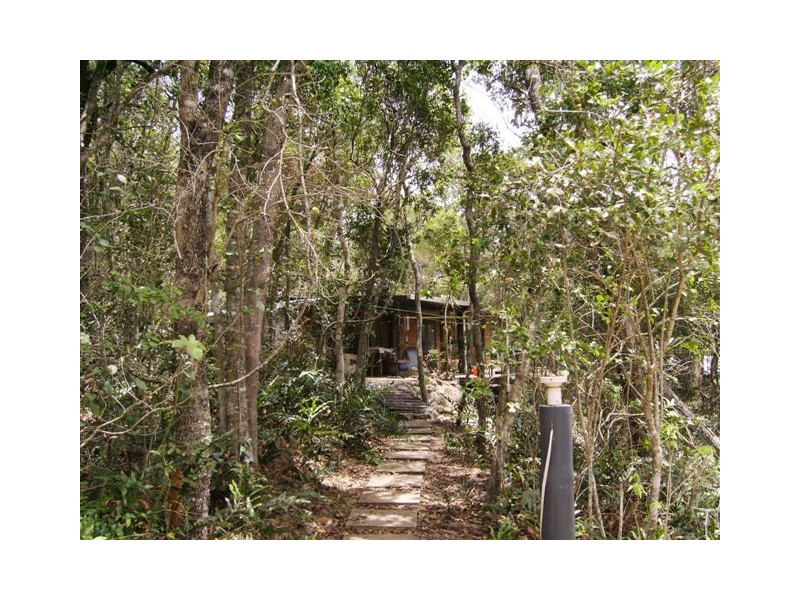 321 Paluma Road, Cannonvale QLD 4802