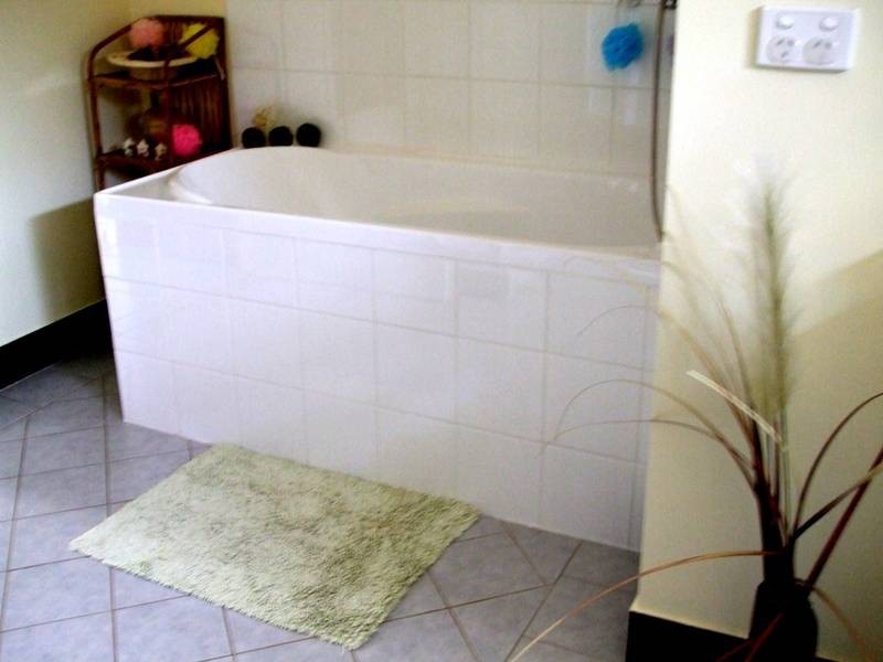 126 Hydeaway Bay Drive, Hideaway Bay QLD 4800