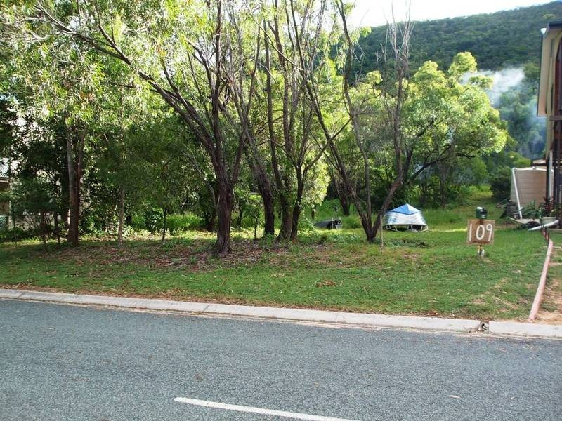 107 Gloucester Avenue, Hideaway Bay QLD 4800