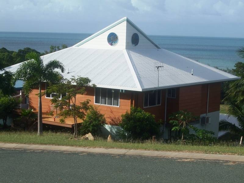 15 Roseric Crescent, Hideaway Bay QLD 4800